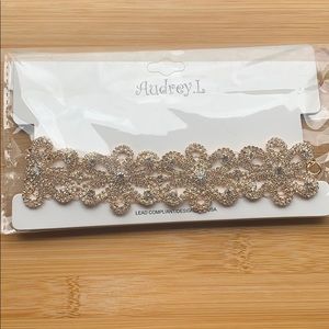 Rhinestone flower choker